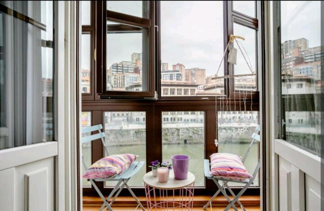 Nuestro Refugio - Casco Viejo Con Wifi Y Parking Gratuito- Apartment Bilbao Bagian luar foto