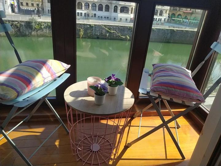 Nuestro Refugio - Casco Viejo Con Wifi Y Parking Gratuito- Apartment Bilbao Bagian luar foto